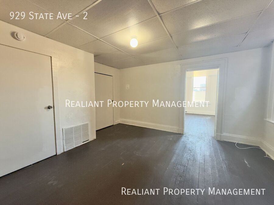 929 State Ave #2 - Photo 3 of 16