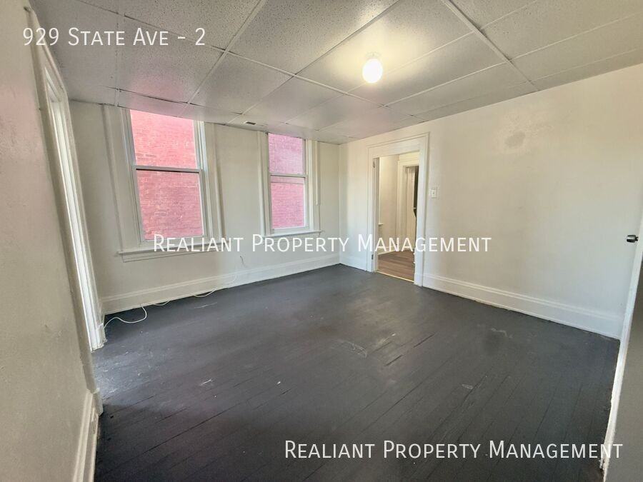 929 State Ave #2 - Photo 4 of 16