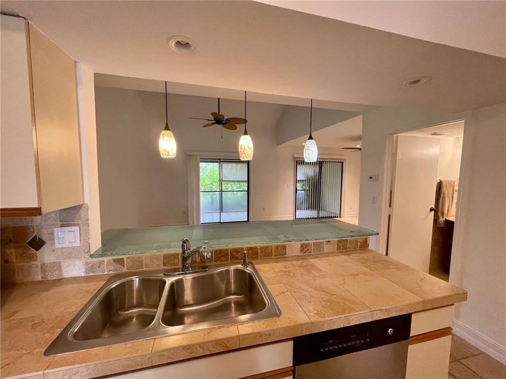 10253 Riverbend Terrace - Photo 5 of 9