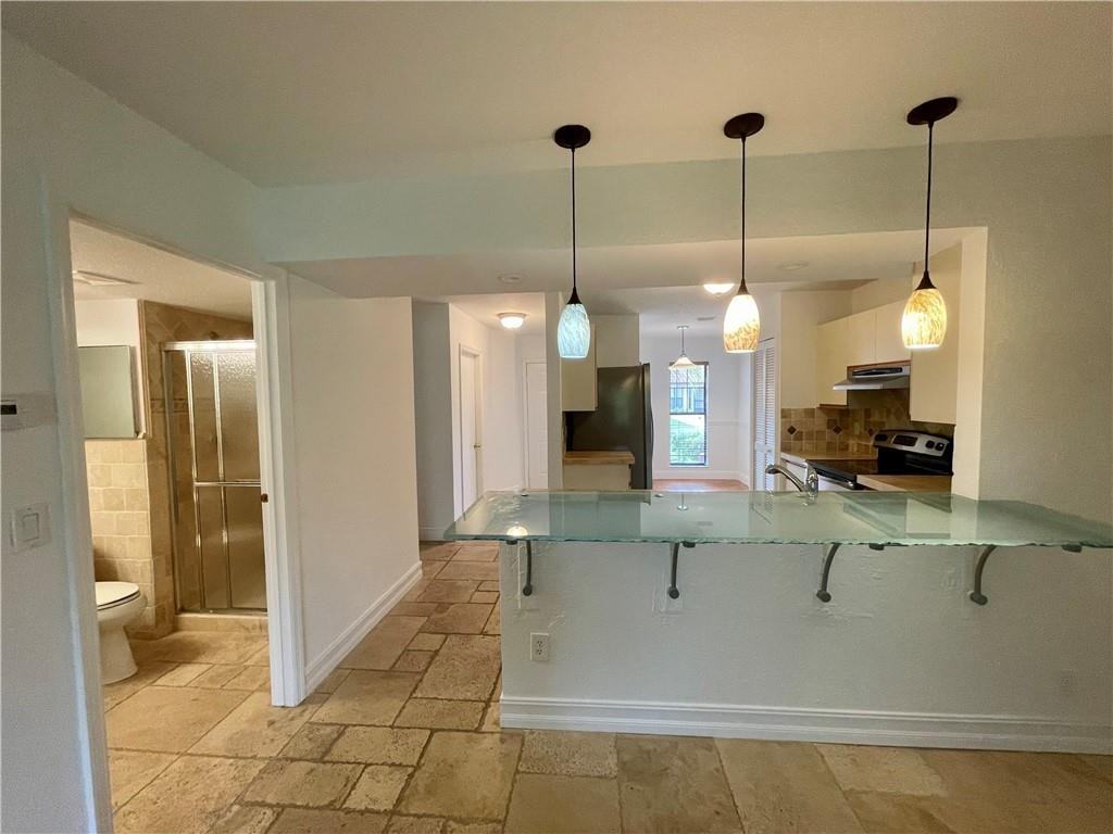 10253 Riverbend Terrace - Photo 6 of 9