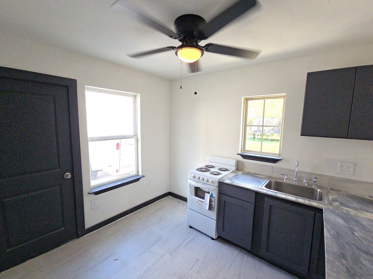 9010 Linda Vista Rd #C - Photo 3 of 13