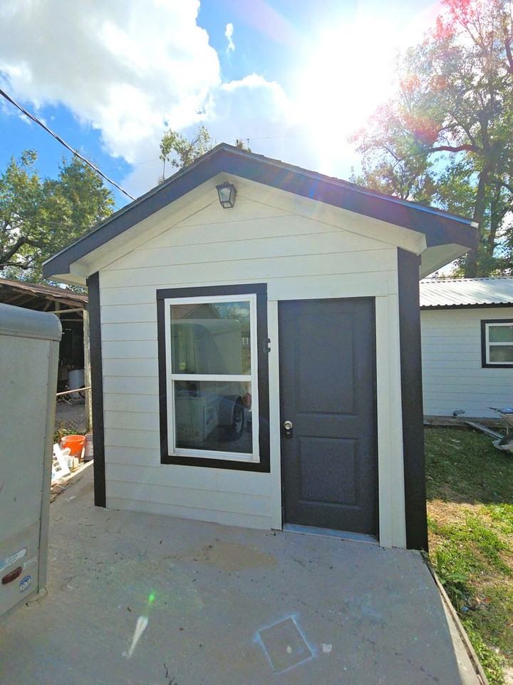 9010 Linda Vista Rd #C - Photo 4 of 13