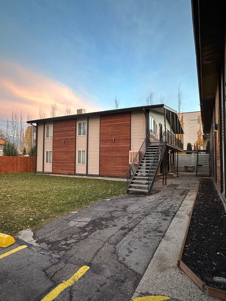 Recently Remodeled 2 Bd 1 Ba Apt in Midvale - Photo 3 of 7