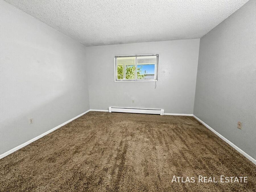 64 Newport Cir #5B - Photo 4 of 14