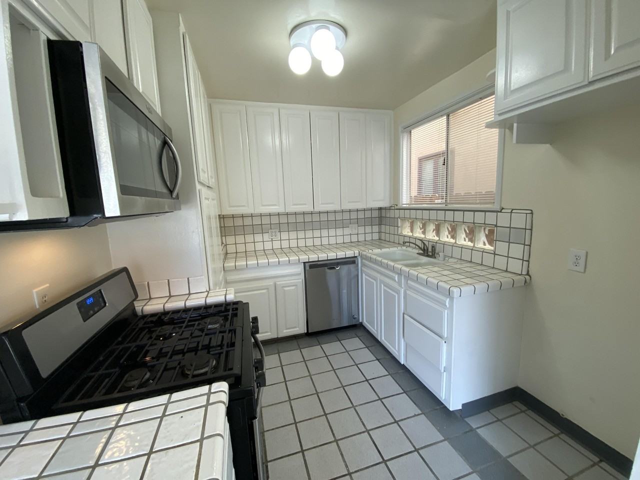 181 Claremont Ave #A - Photo 2 of 20