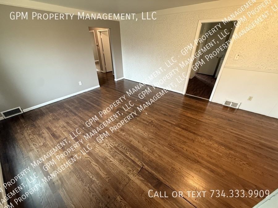 15000 Petrie Street - Photo 2 of 9