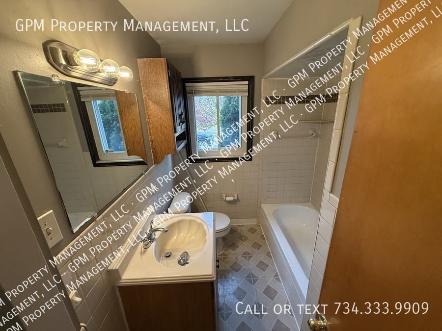 15000 Petrie Street - Photo 3 of 9