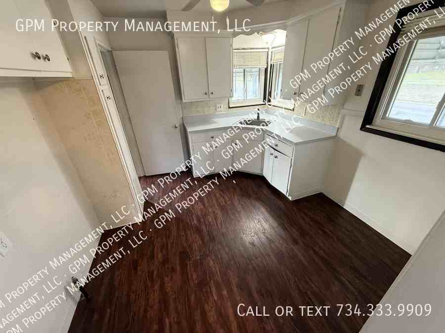 15000 Petrie Street - Photo 5 of 9