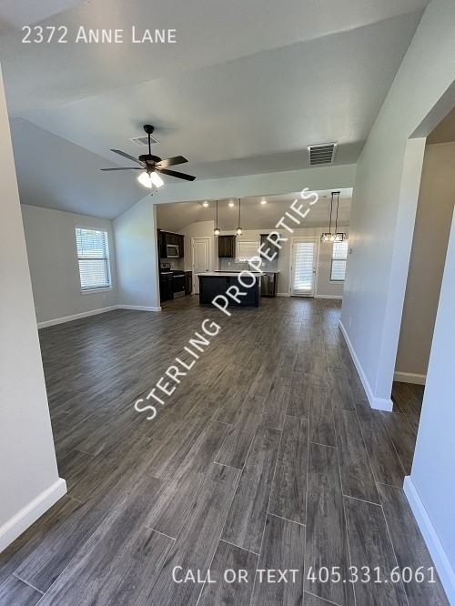 2372 Anne Ln - Photo 3 of 32