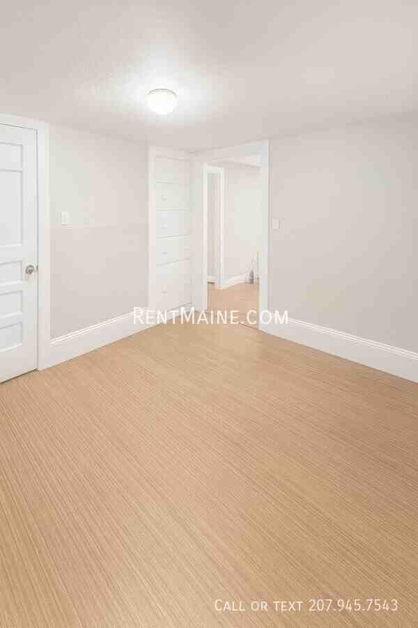 409 4th St #5 - Photo 4 of 13