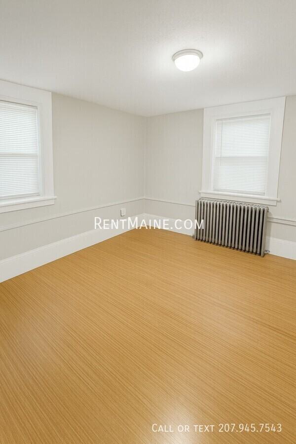 409 4th St #5 - Photo 5 of 13