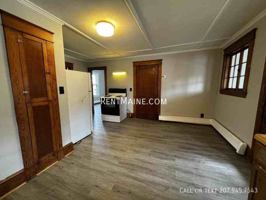 33 Summer St #4 - Photo 4 of 11