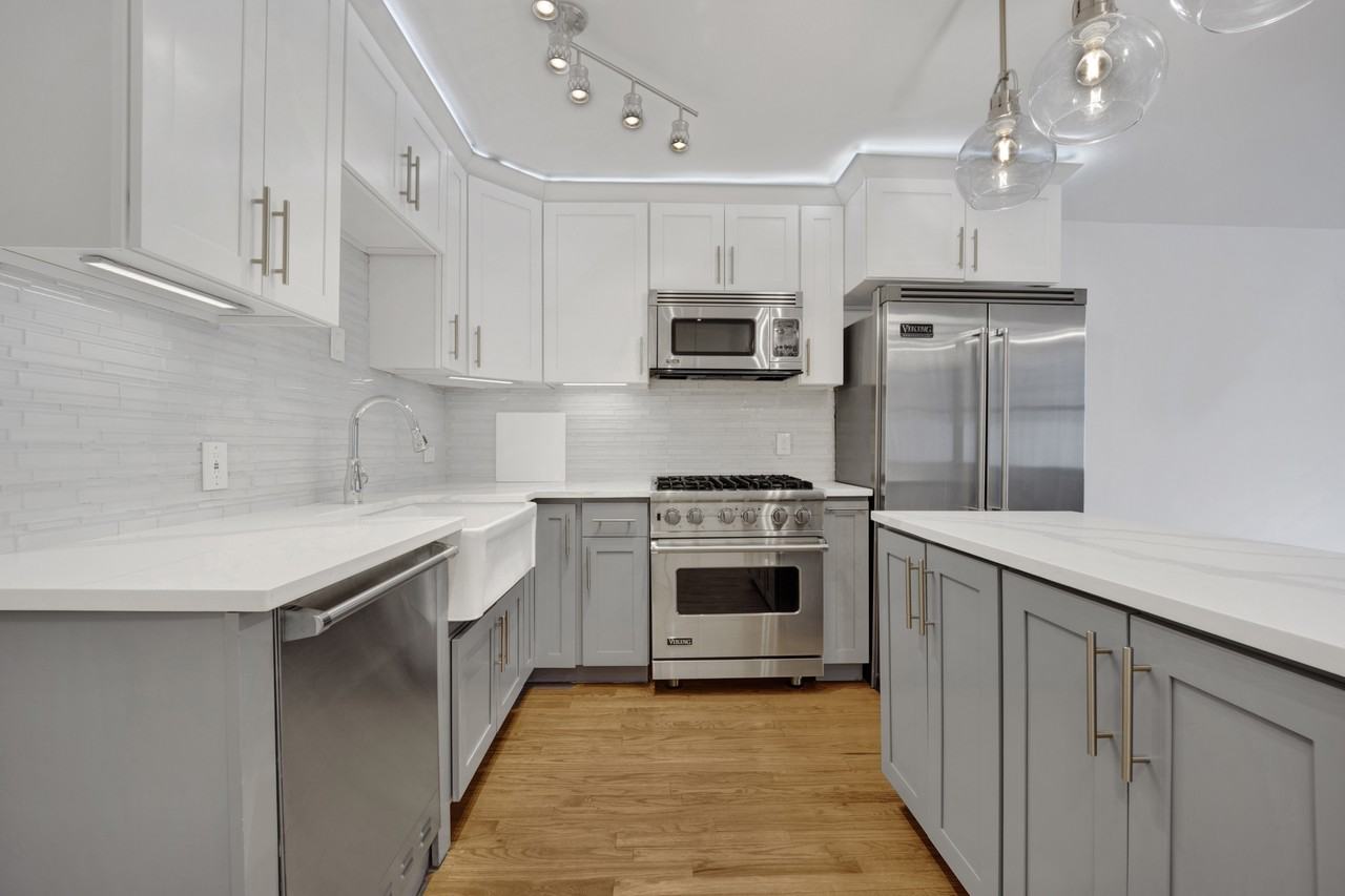 1000 North Lake Shore Drive #803 - Photo 2 of 11