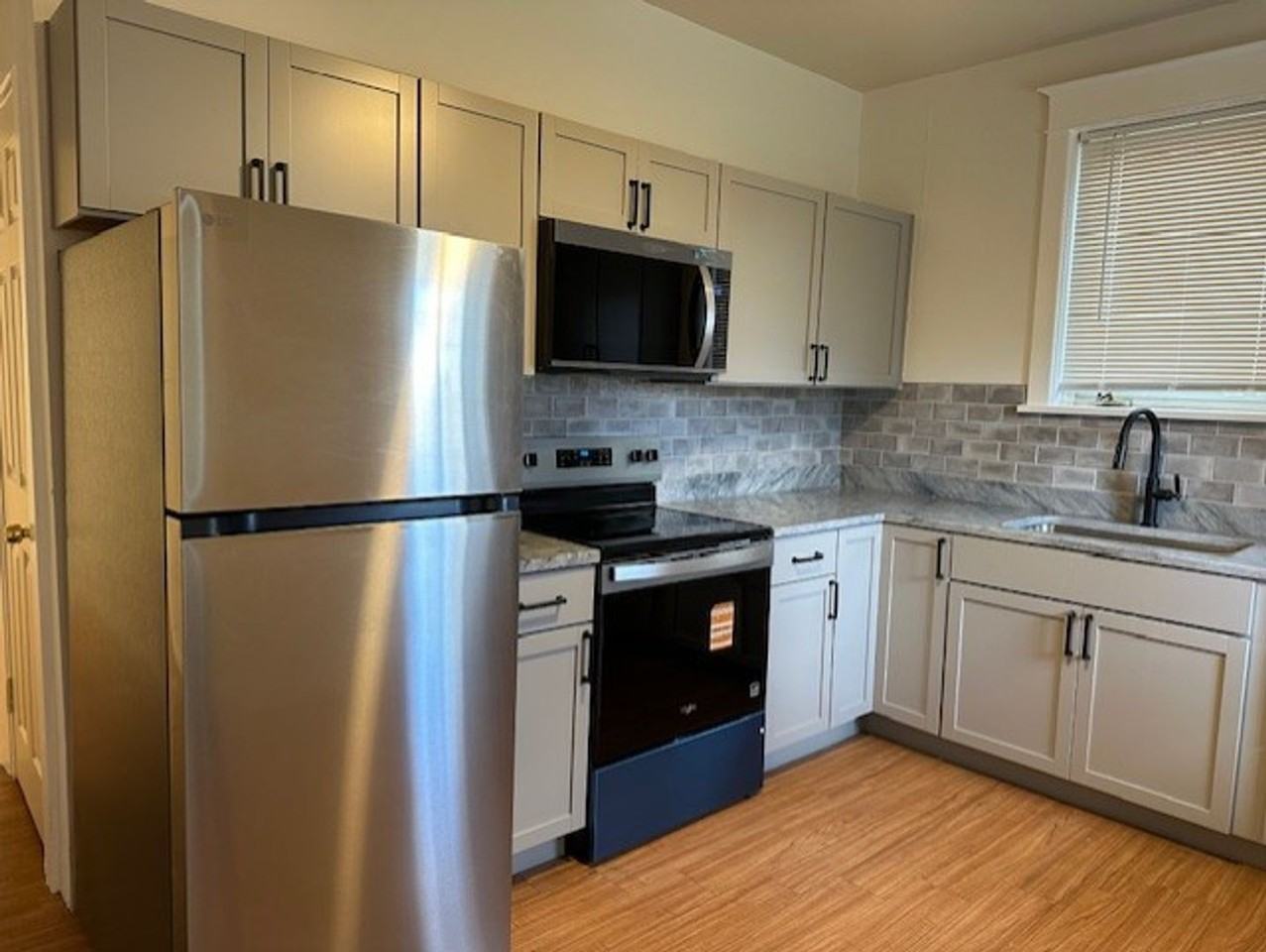 605 S 23rd St - Photo 6 of 12