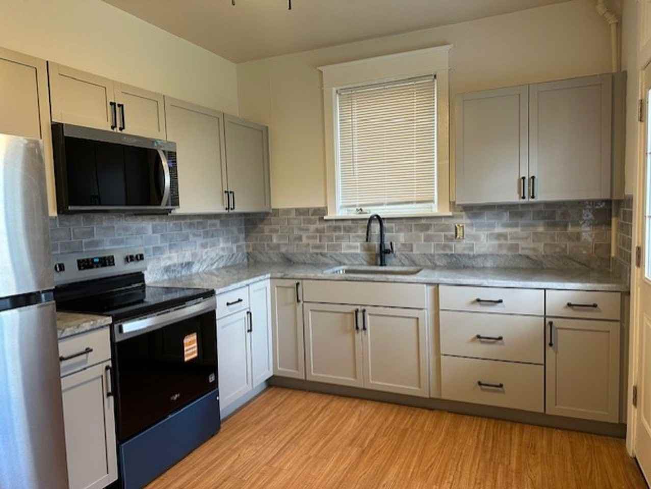 605 S 23rd St - Photo 7 of 12