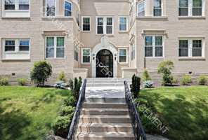 featured image of 920 Ward Pkwy
