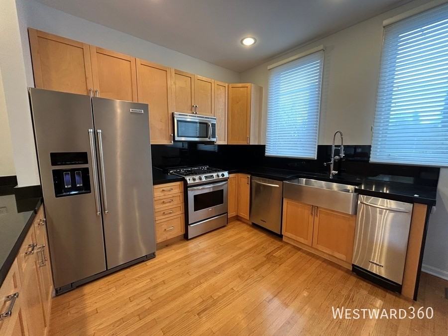 1801 West Winnemac Avenue #E - Photo 2 of 26