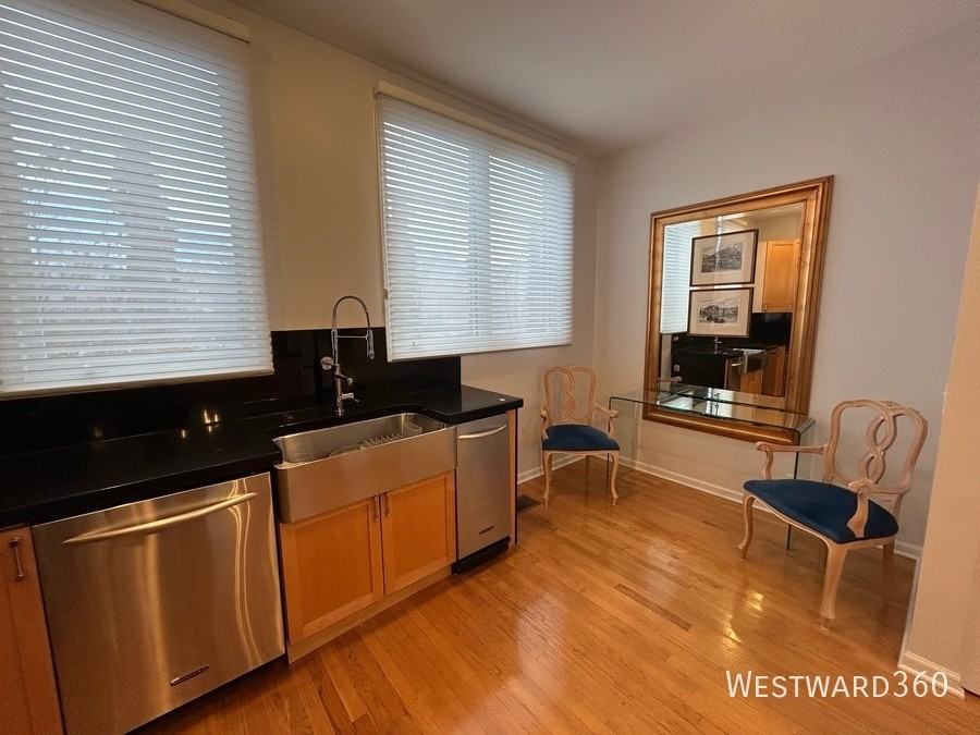 1801 West Winnemac Avenue #E - Photo 3 of 26