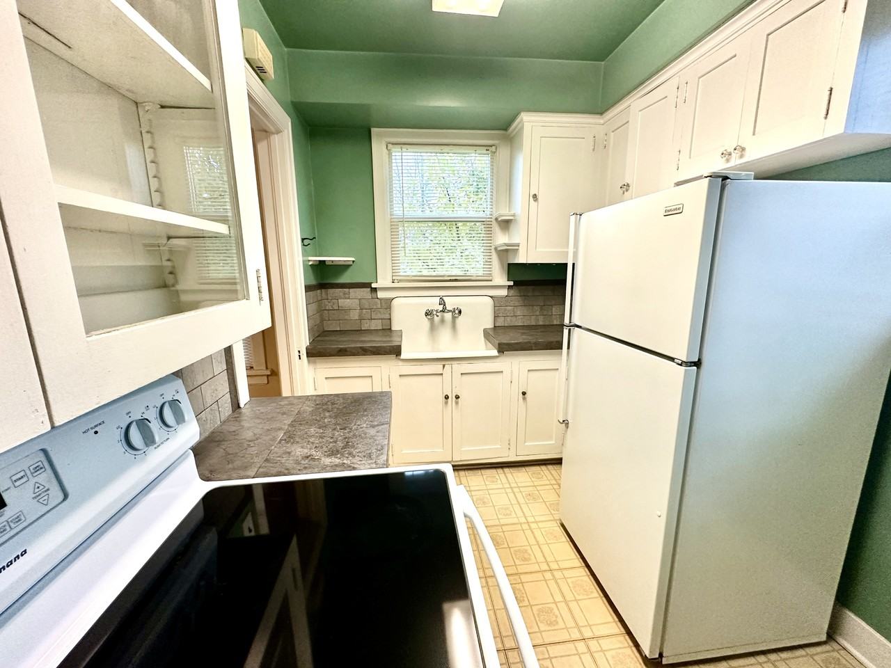 421 S Coeur Dalene St #1 - Photo 7 of 12