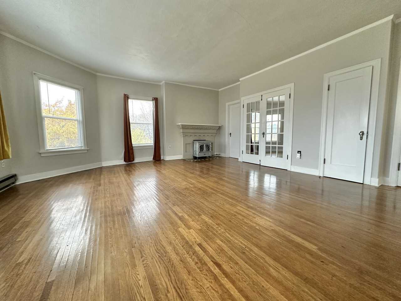 423 S Coeur Dalene St #1 - Photo 2 of 17