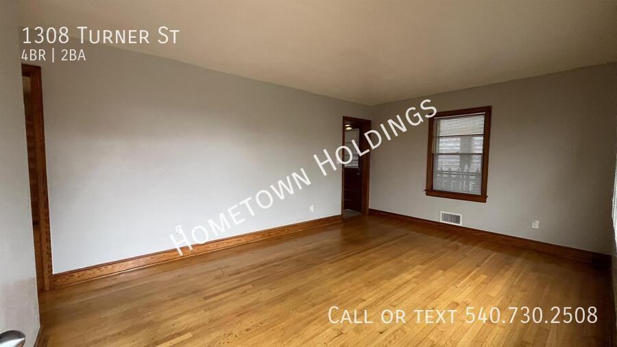 1308 Turner St - Photo 2 of 18