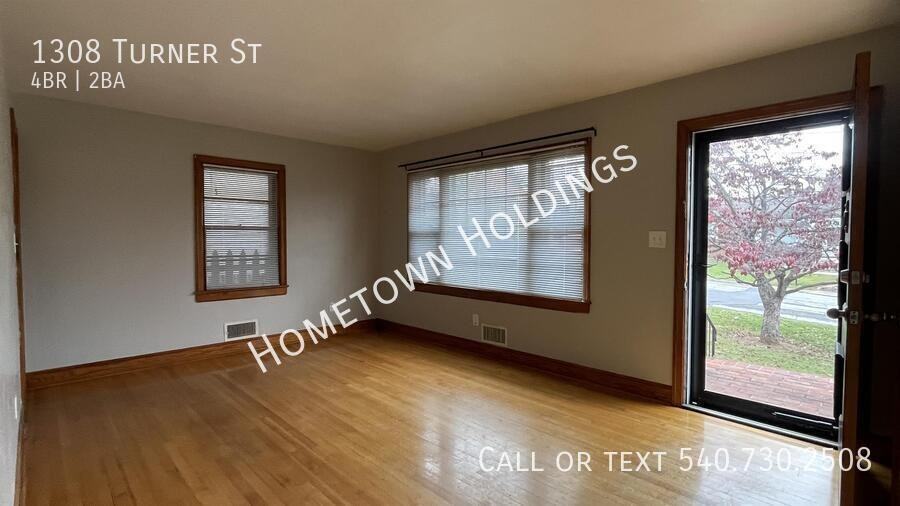 1308 Turner St - Photo 3 of 18