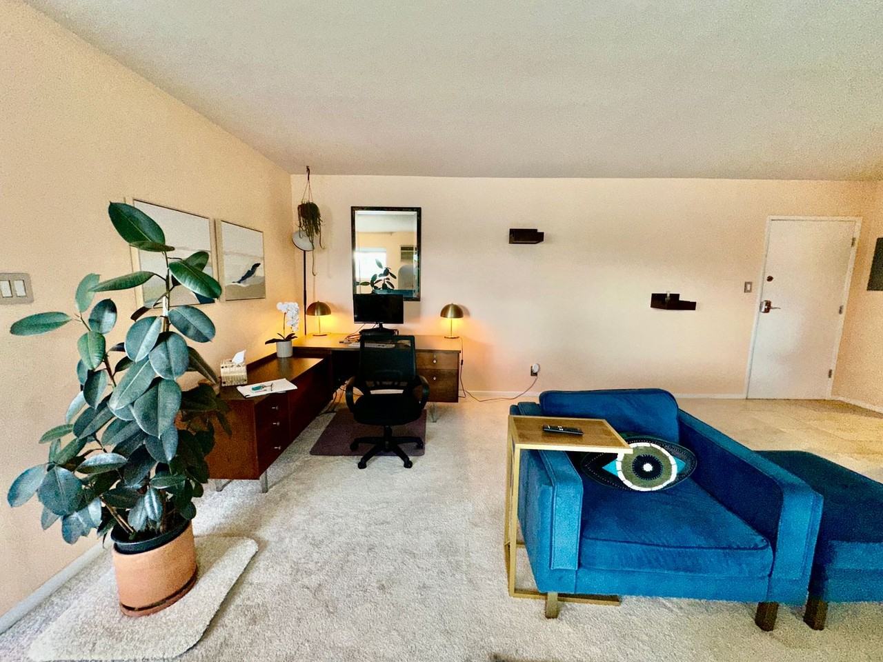 960 Larrabee St #222 - Photo 2 of 17