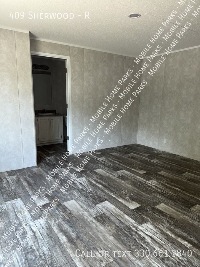 409 Sherwood Dr #R - Photo 6 of 6