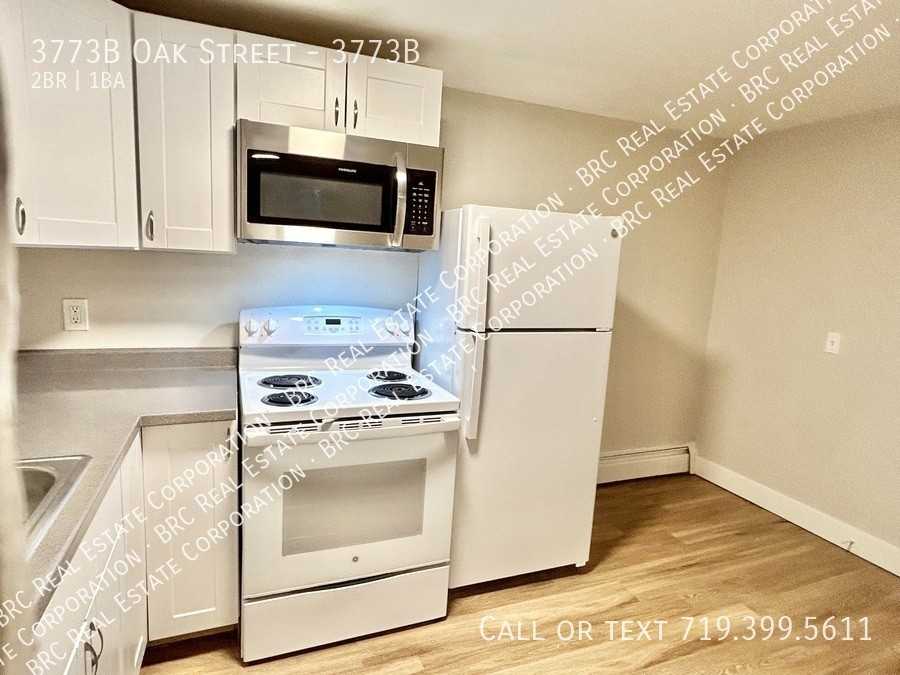 3773B Oak St #3773B - Photo 6 of 15