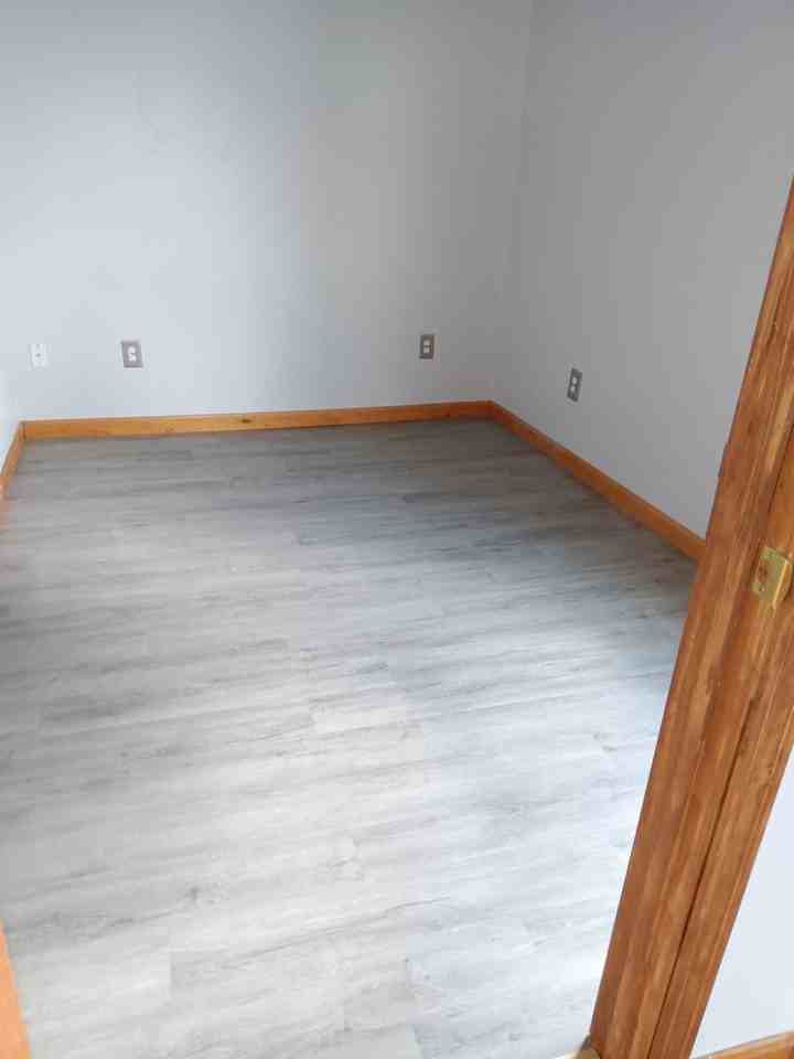 686 Plymouth Ave - Photo 5 of 6