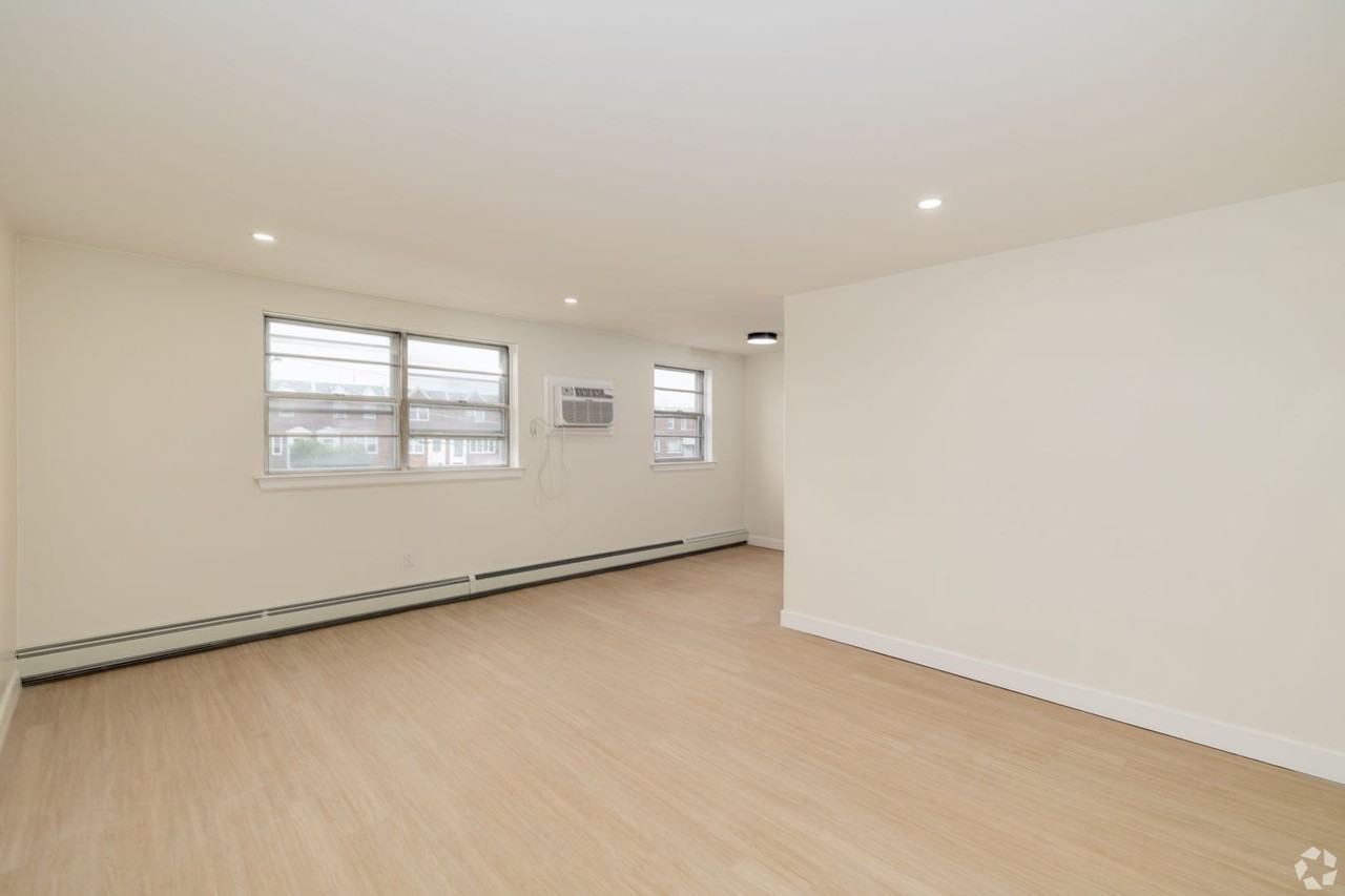 Tyson Arms Apartments - Photo 6 of 22