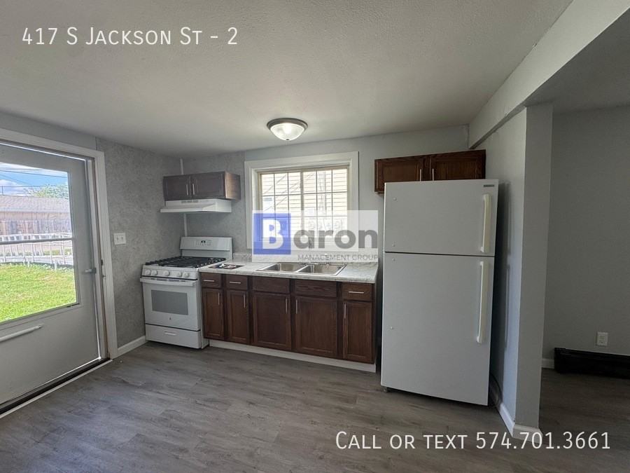 417 S Jackson St #2 - Photo 5 of 7