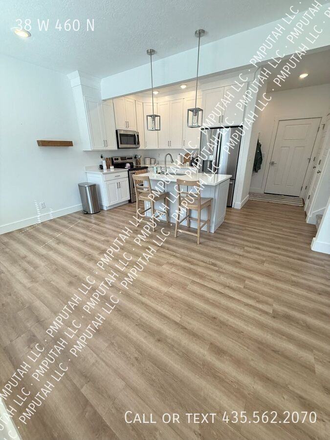 38 W 460 N - Photo 2 of 15