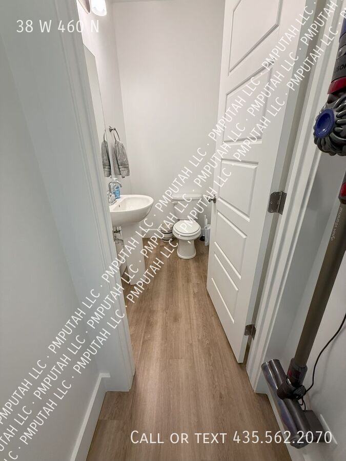 38 W 460 N - Photo 3 of 15