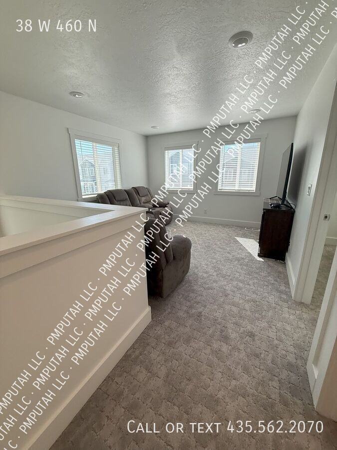 38 W 460 N - Photo 6 of 15