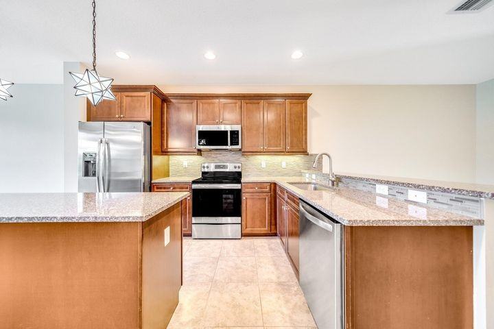 4543 Tara Cove Way - Photo 4 of 8