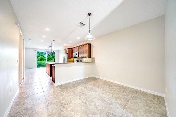 4543 Tara Cove Way - Photo 6 of 8