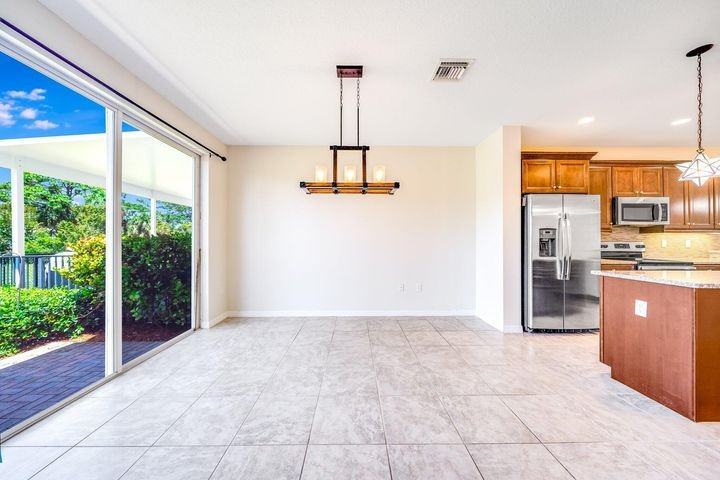 4543 Tara Cove Way - Photo 7 of 8
