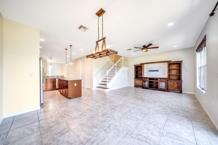 4543 Tara Cove Way - Photo 5 of 8