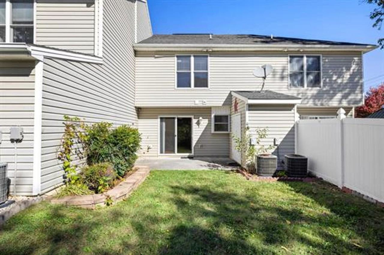 730 Camelot Lane - Photo 2 of 15