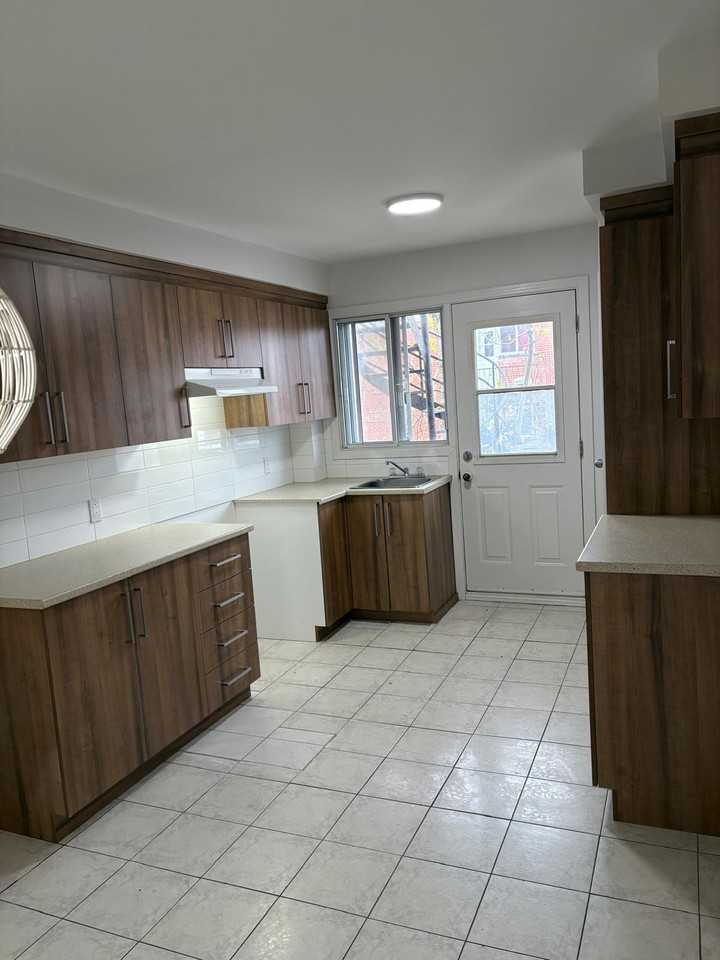 11958 Avenue Matte #6 - Photo 3 of 10