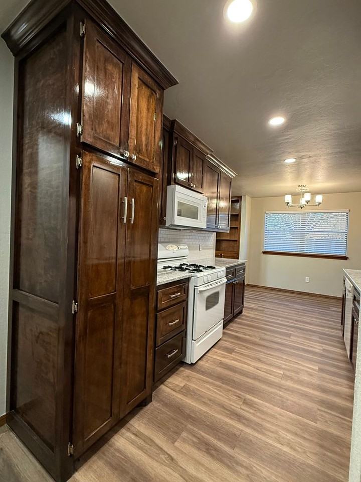 2904 Broadway Terrace - Photo 7 of 29