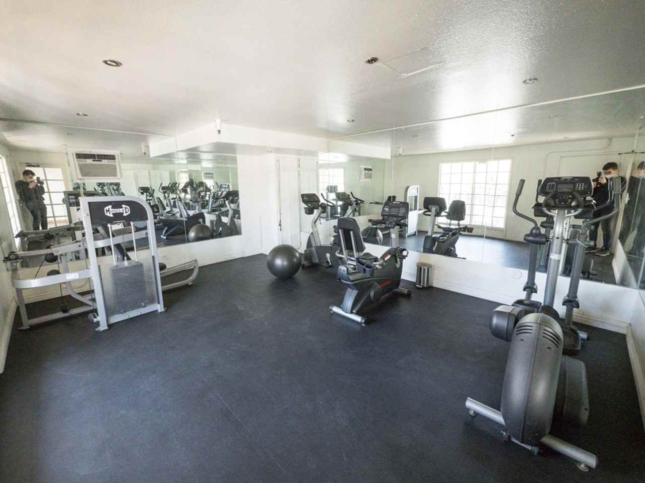 5050 Klump Ave - Photo 4 of 5