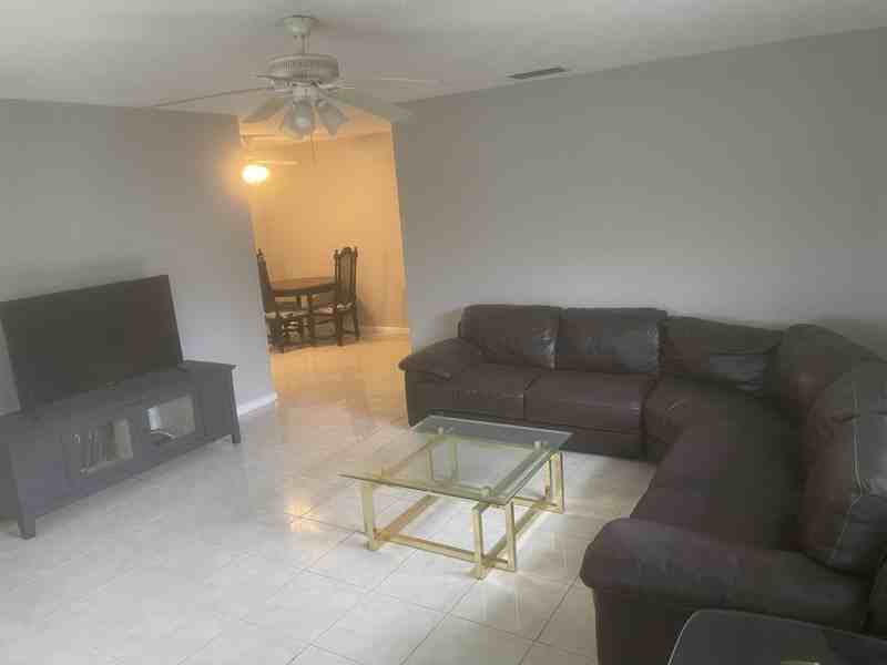 240 Sw 7th St #10 - Photo 6 of 13