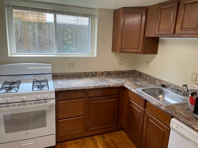 5255 Forbes Ave - Photo 4 of 24