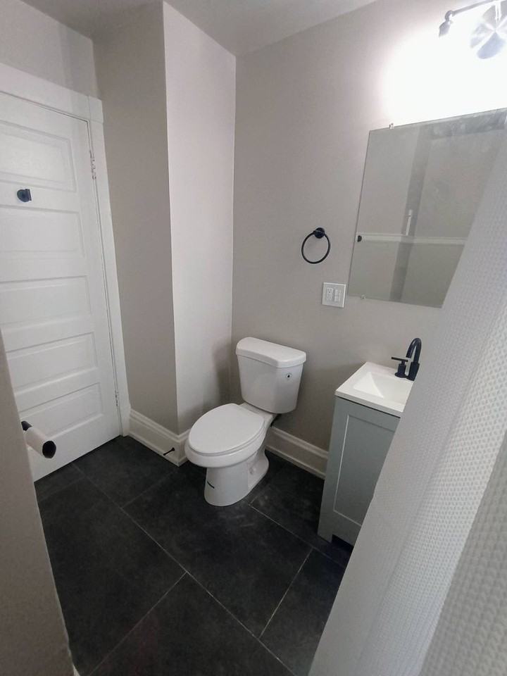 1822 North Warren Avenue - Photo 2 of 7