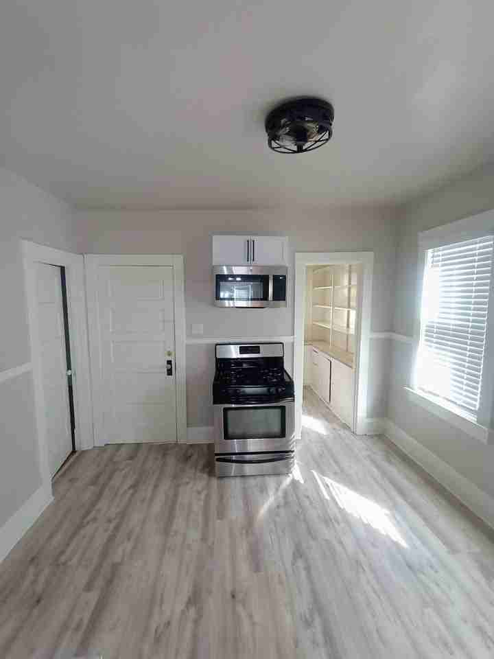 1822 North Warren Avenue - Photo 6 of 7