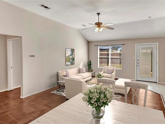 140 Amber Ln - Photo 2 of 12