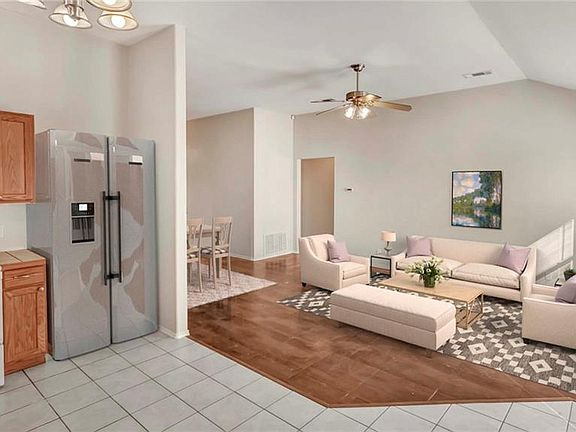 140 Amber Ln - Photo 3 of 12