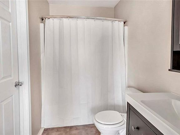 140 Amber Ln - Photo 7 of 12